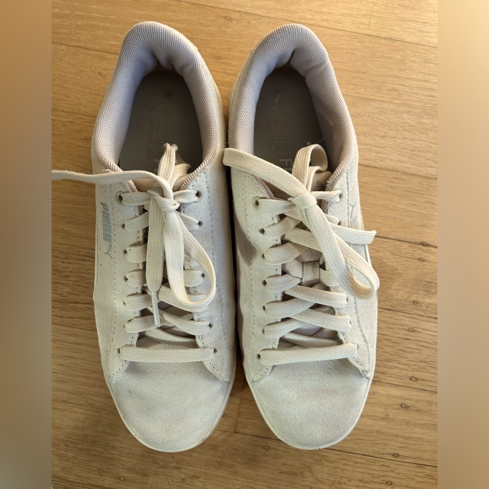 Puma Women Vikky Suede Sneakers Size 7.5